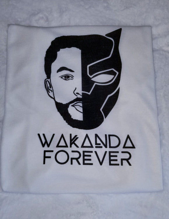 Women's Graphic T-Shirt - Black Panther Wakanda Forever